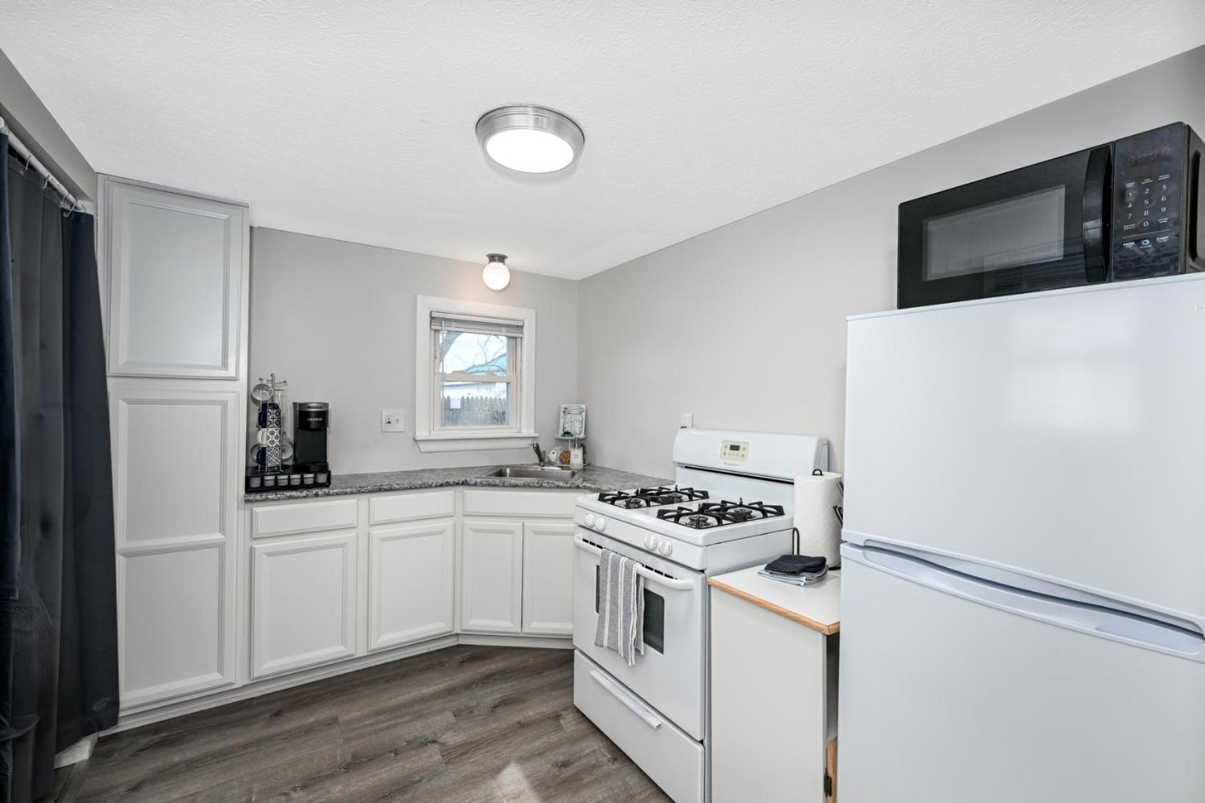 Recharge And Reconnect Your Cozy Vermilion Nest Exterior photo